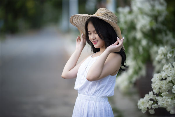 女命身弱官旺有印的特点
