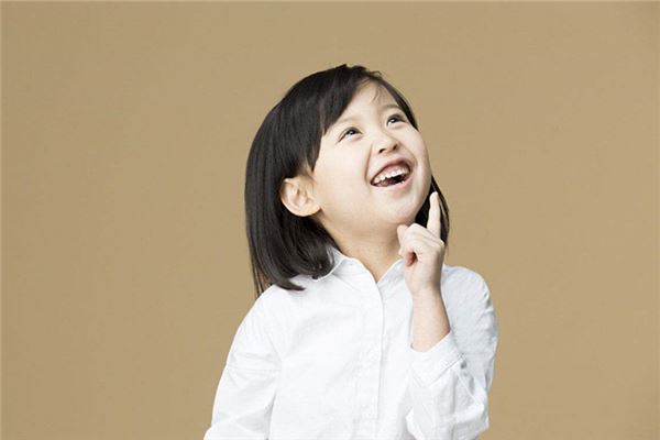 属土的字 宇儿、羽儿、圆圆、坤儿、小辰、仔仔、丫头、小安、一鸣、培培、小梦、岩子 或四季月出生的女生 有关于女孩的小名有很多种选择,但根据五行的名字才是最适合女生名字最好的小名。 读过此篇文章的网友还读过: